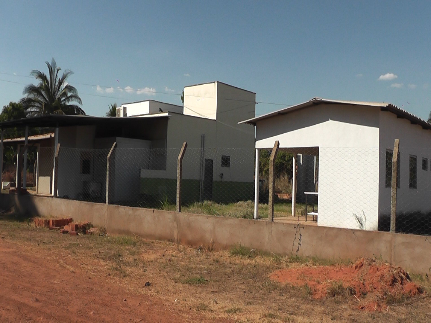 Descaso em Palmeirante: Patrimônio Público Abandonado e Irregularidades no Transporte Escolar